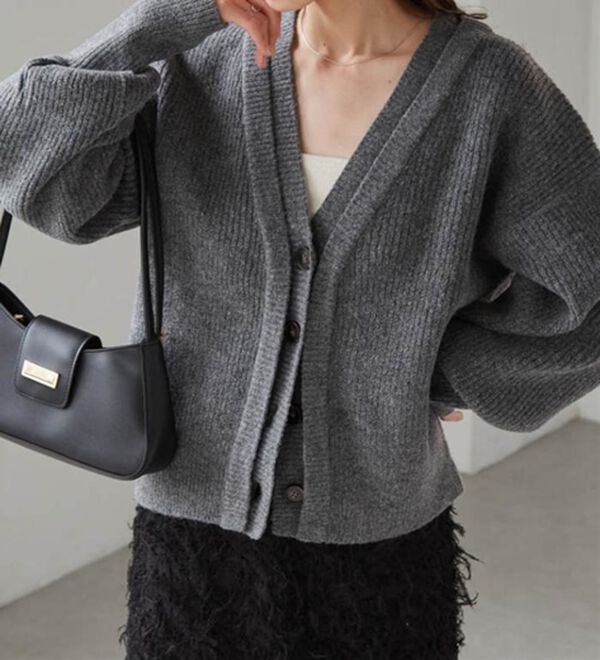 RANAN（ラナン）の「フロントレイヤードＶカーディガン（ニットカーディガン）」｜詳細画像