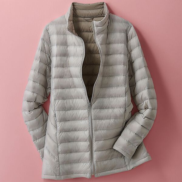 BELLUNA（ベルーナ）の「軽量ダウン配色スタンドジャケット（ポーチ付）（ダウンコート・ジャケット・ベスト）」｜詳細画像