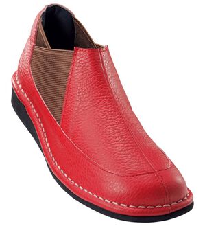 BELLUNA（ベルーナ）の「イタリアンレザー４Ｅサイドゴアシューズ（スリッポン）」｜レッド