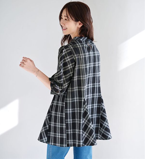 BELLUNA（ベルーナ）の「着痩せ！サッカー素材切替ブラウス（ブラウス）」｜黒系チェック