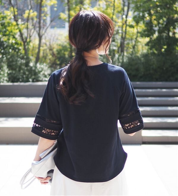 BELLUNA（ベルーナ）の「衿＆袖ハシゴレース使いプルオーバー（カットソー）」｜詳細画像