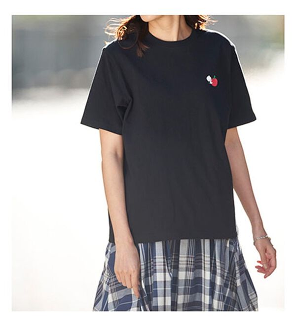 BELLUNA（ベルーナ）の「＜べるーにゃ&times;フルーツオブザルーム＞綿１００％素材プリントＴシャツ（Tシャツ）」｜詳細画像