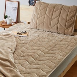 iellio（イエリオ）の「【８日間限定価格】あったかフランネル敷きパッド＜敷パッド・枕パッド・吸湿発熱・抗菌防臭＞（敷パッド）」
