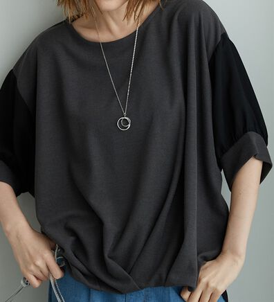 BELLUNA（ベルーナ）の「&ldquo;2点セット&rdquo;ネックレス付！異素材裾タックプルオーバー（カットソー）」