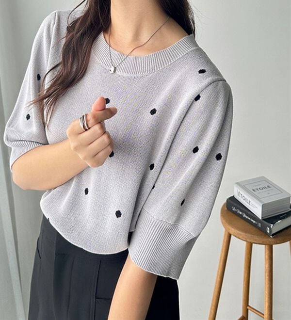 GeeRA（ジーラ）の「ドット柄ジャガードトップス（ニット・セーター）」｜グレー系