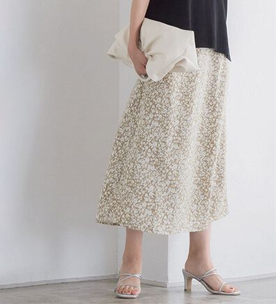 Pierrot（ピエロ）の「選べる２柄セミフレアスカート（ロングスカート）」