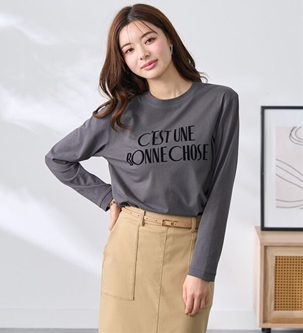 BELLUNA（ベルーナ）の「綿１００％素材フロッキーロゴ長袖Ｔシャツ（Tシャツ）」｜詳細画像