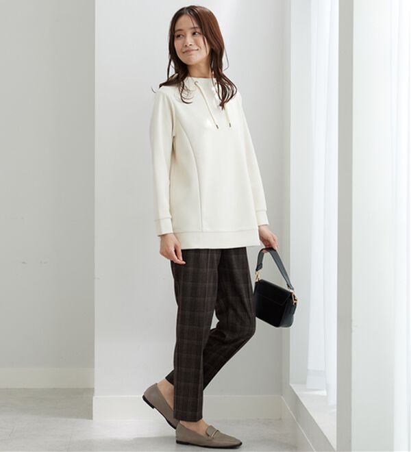 BELLUNA（ベルーナ）の「サマ見え(スーパーウォーム)ウール調素材美脚テーパードパンツ（テーパードパンツ）」｜詳細画像