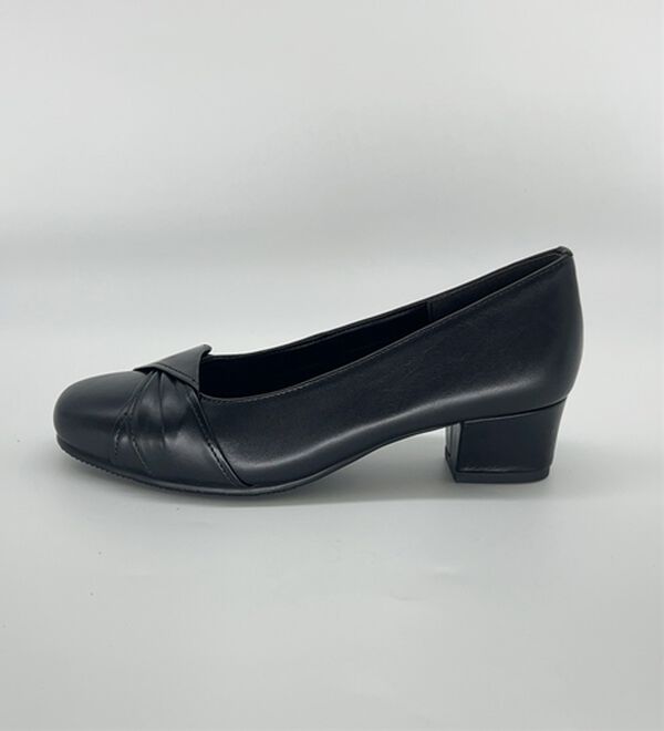 BELLUNA（ベルーナ）の「４Ｅ牛革リボンデザインヒールパンプス（パンプス）」｜詳細画像