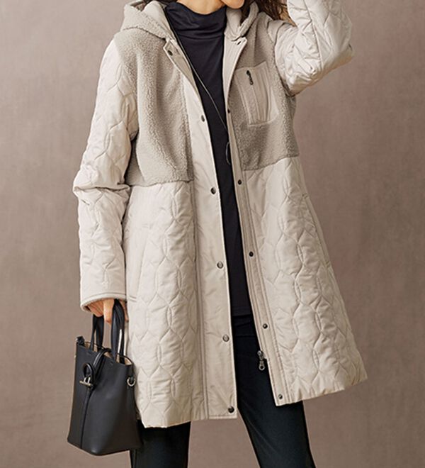 極美品*レオナール コート ロング キルティング ペイズリー 金ボタン 薄手 極美品*レオナール コート ロング キルティング ペイズリー 金