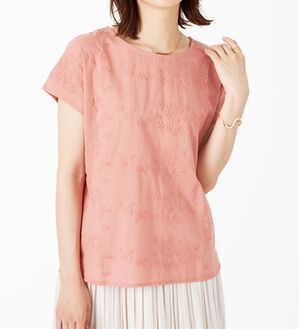 BELLUNA（ベルーナ）の「刺しゅうレース切替プルオーバー（カットソー）」｜コーラル