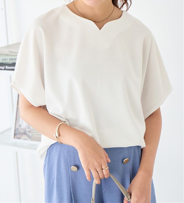 alotta（アロッタ）の「着痩せが叶うドルマンスリーブきれいめカットソー（カットソー）」｜詳細画像