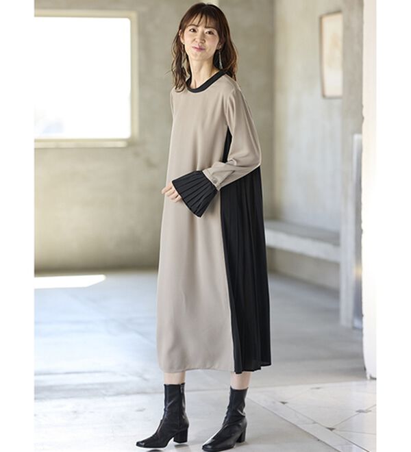 BELLUNA（ベルーナ）の「大人のモノトーンを着こなす配色プリーツワンピース（その他ワンピース）」｜詳細画像