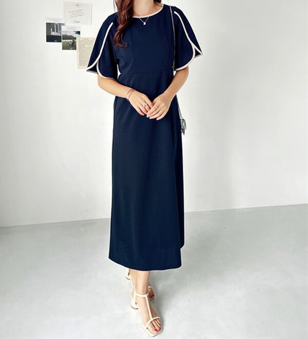 GeeRA（ジーラ）の「スリット入りフレアースリーブワンピース（その他ワンピース）」｜詳細画像