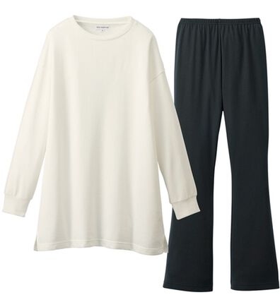 YU'NOW（ユナウ）の「【上下２点セット】バックロゴプルオーバーチュニック＆フレアパンツセット（パジャマ・ルームウェア）」