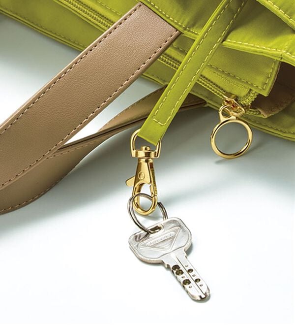 BELLUNA（ベルーナ）の「＜Ｓｏｉｔｔｏ　Ｍｅ＞３層式軽量手提げ（ハンドバッグ）」｜詳細画像