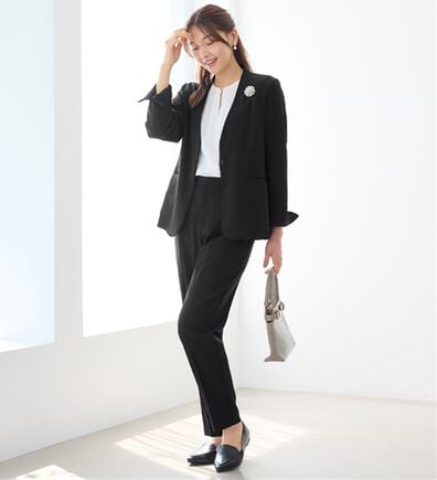 alotta（アロッタ）の「【２点セット】洗える！多機能ノーカラージャケットスーツ（パンツスーツ）」