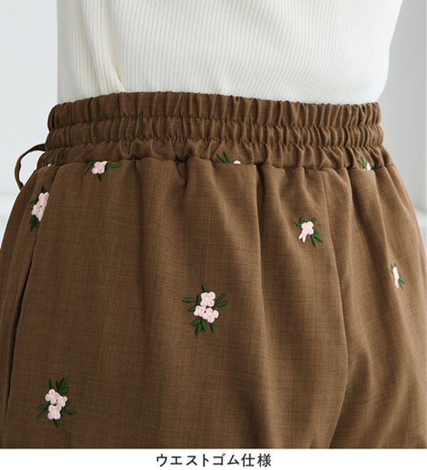 Viola e Viola（ヴィオラ エ ヴィオラ）の「花柄刺繍ＥＡＳＹストレートパンツ（フルレングスパンツ）」｜詳細画像
