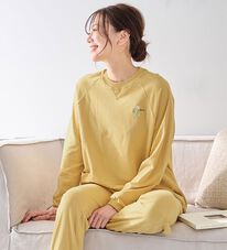 LAVIENNE（ラヴィエンヌ）の「綿１００％ゆったり刺しゅうスウェットパジャマ（パジャマ・ルームウェア）」