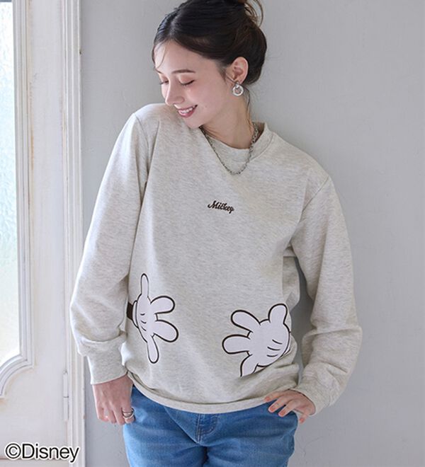 BELLUNA（ベルーナ）の「＜Ｄｉｓｎｅｙ＞【ミッキー＆ミニー】抱き着きプリント裏起毛トレーナー（カットソー）」｜詳細画像