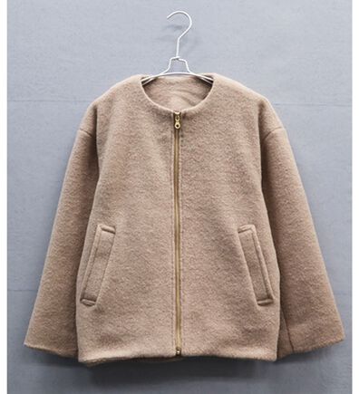 BELLUNA（ベルーナ）の「ボア素材ノーカラーデザインブルゾン（ショートコート）」