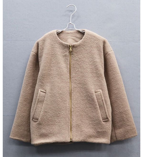 BELLUNA（ベルーナ）の「ボア素材ノーカラーデザインブルゾン（ショートコート）」｜ベージュ