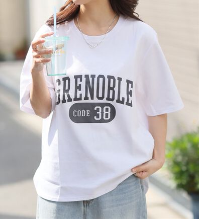 A HAPPY MARILYN（アハッピーマリリン）の「【Ｍ～８Ｌ】【接触冷感・ＵＶ対策】カレッジプリント裾ラウンドＴシャツ（Tシャツ）」