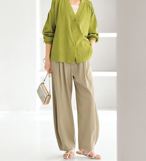 BELLUNA（ベルーナ）の「【初めてでも失敗しにくい！】艶消しシルキーカーブパンツ（ワイドパンツ・ガウチョ）」｜詳細画像