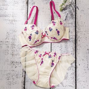 YU'NOW（ユナウ）の「プチプラブラ＆ショーツセット（ブラジャー＆ショーツセット）」｜アイボリー系線描き風レース