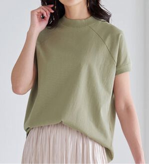 BELLUNA（ベルーナ）の「華奢見せ！しっかり素材コットン１００％Ｔシャツ（カットソー）」｜カーキ