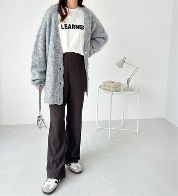 GeeRA（ジーラ）の「セルフカット美脚魅せセミフレアパンツ（フルレングスパンツ）」｜詳細画像