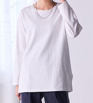 RANAN（ラナン）の「＜ＢＣ＞綿１００％&times;吸湿発熱！あったか裾スリットロングプルオーバー（カットソー）」｜オフホワイト