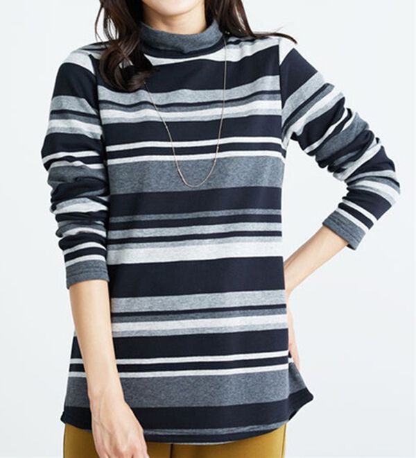 BELLUNA（ベルーナ）の「ふわふわ裏ファーハイネックプルオーバー（カットソー）」｜詳細画像