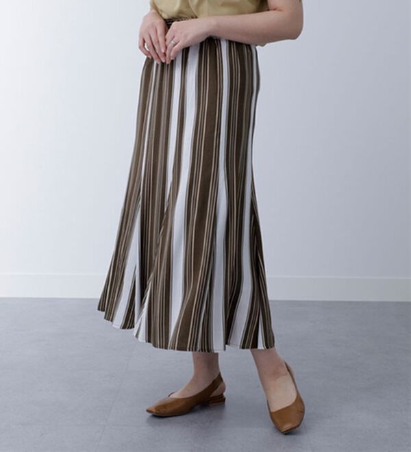 BELLUNA（ベルーナ）の「レーヨンプリント切替デザインスカート（ロングスカート）」｜ブラウンストライプ