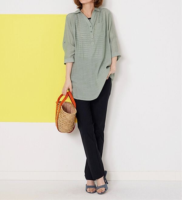 BELLUNA（ベルーナ）の「【シャツ+インナーのセット】スラブ素材ボタン使い裾タックシャツアンサンブル（アンサンブル）」｜詳細画像