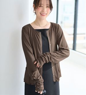 Viola e Viola（ヴィオラ エ ヴィオラ）の「針抜きシアードットボタンカーデ（その他カーディガン）」｜モカブラウン