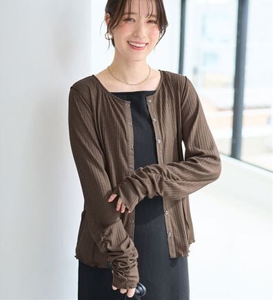 Viola e Viola（ヴィオラ エ ヴィオラ）の「針抜きシアードットボタンカーデ（その他カーディガン）」