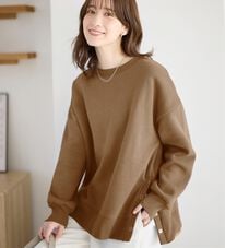 Viola e Viola（ヴィオラ エ ヴィオラ）の「大人の抜け感裏起毛サイドボタントップス（トレーナー・スウェット）」