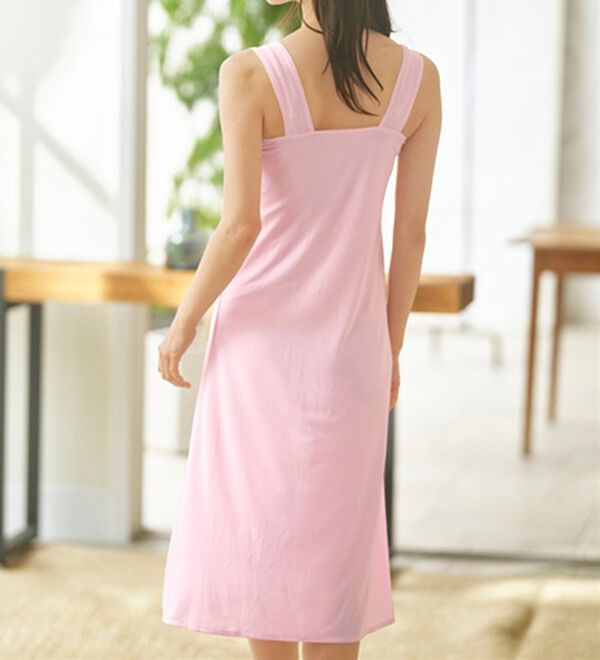 YU'NOW（ユナウ）の「ヒンヤリ冷感！【制菌】ブラ紐隠しのインナーワンピース（スリップ・ペチコート）」｜詳細画像