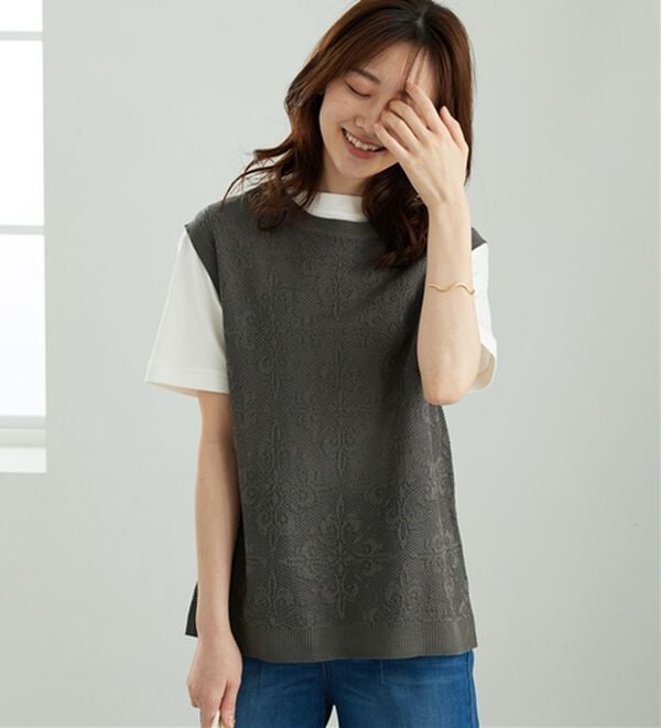 BELLUNA（ベルーナ）の「レース柄シアージャカードニットベスト（ベスト）」｜詳細画像