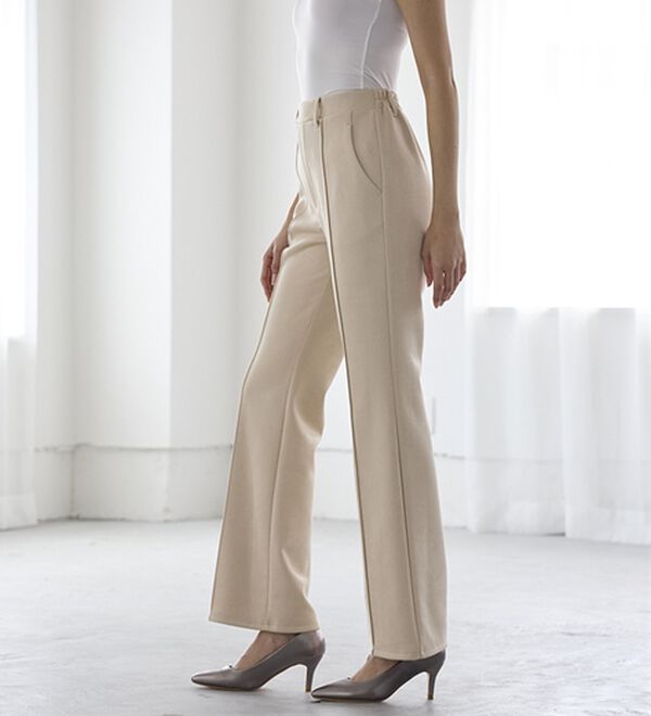 BELLUNA（ベルーナ）の「ストレッチスエード調美脚パンツ（フルレングスパンツ）」｜詳細画像