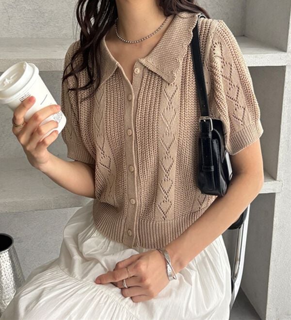 GeeRA（ジーラ）の「透かし編みポロ衿ニット（ニット・セーター）」｜ベージュ