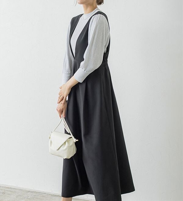 Pierrot（ピエロ）の「ウエストマークジャンパースカート（ジャンパースカート）」｜ブラック