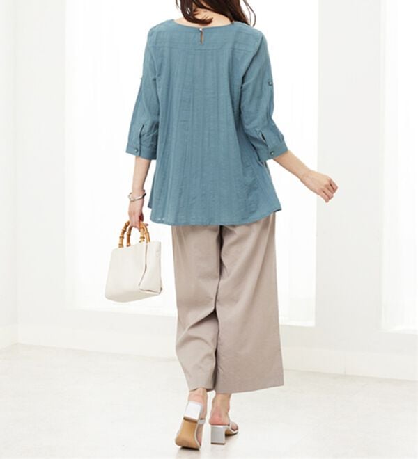 BELLUNA（ベルーナ）の「【店舗・ネット限定】シャドーストライプ素材タック使いブラウス（ブラウス）」｜詳細画像