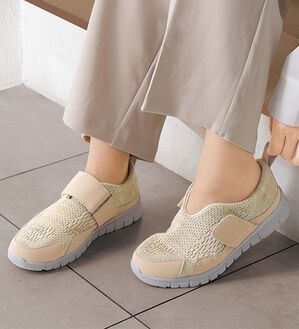「のびのびニットストレッチシューズ（スニーカー）」｜ベージュ