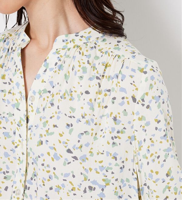 BELLUNA（ベルーナ）の「【接触冷感】レーヨン素材ギャザー使いプリントブラウス（ブラウス）」｜詳細画像