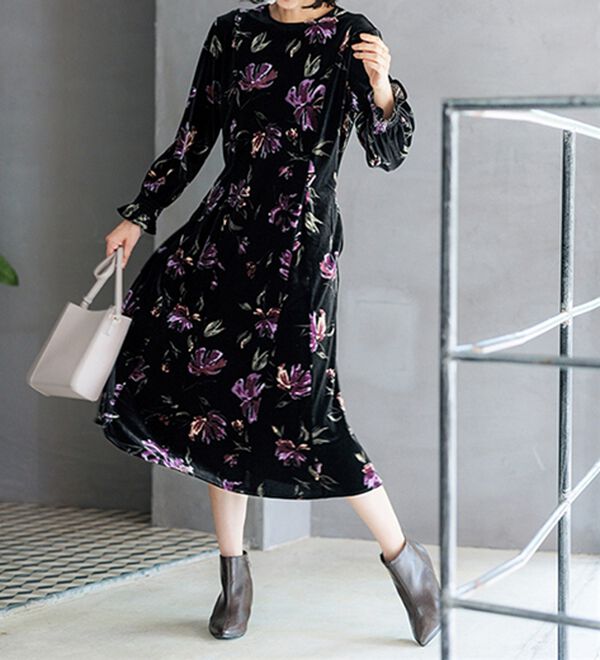 BELLUNA（ベルーナ）の「花柄プリントベロアワンピース（プリントワンピース）」｜詳細画像