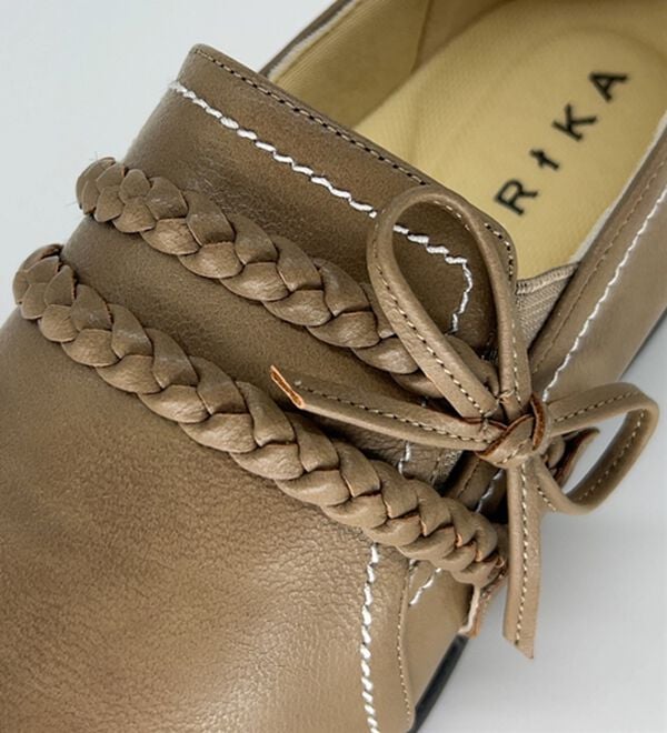 BELLUNA（ベルーナ）の「４Ｅ編み込みベルトシューズ（スリッポン）」｜詳細画像