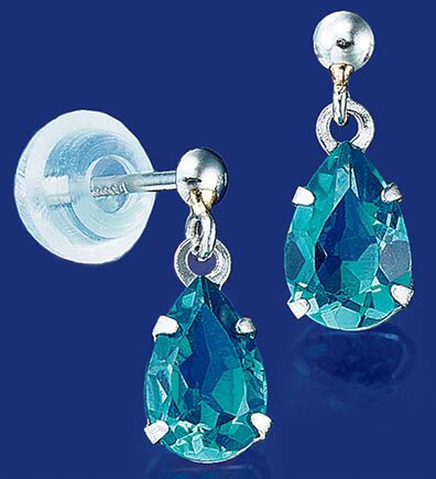 BELLUNA（ベルーナ）の「プラチナしずく型天然石ピアス（イヤリング・ピアス）」