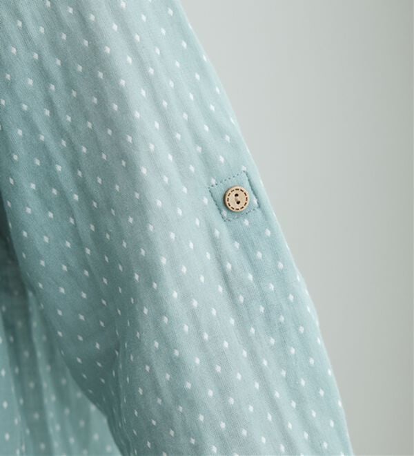 BELLUNA（ベルーナ）の「【綿100％素材】ダブルガーゼ素材丸衿多ボタンブラウス（ブラウス）」｜詳細画像